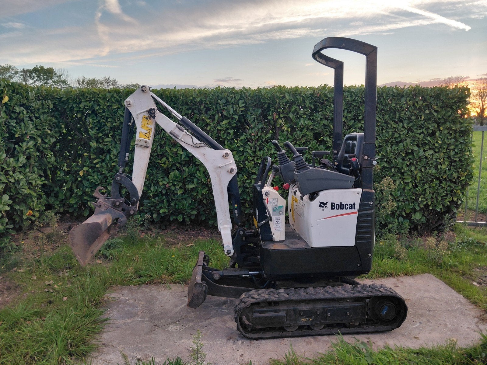 2 x Bobcat E10 / Minikraan / Graafmachine, Enlèvement