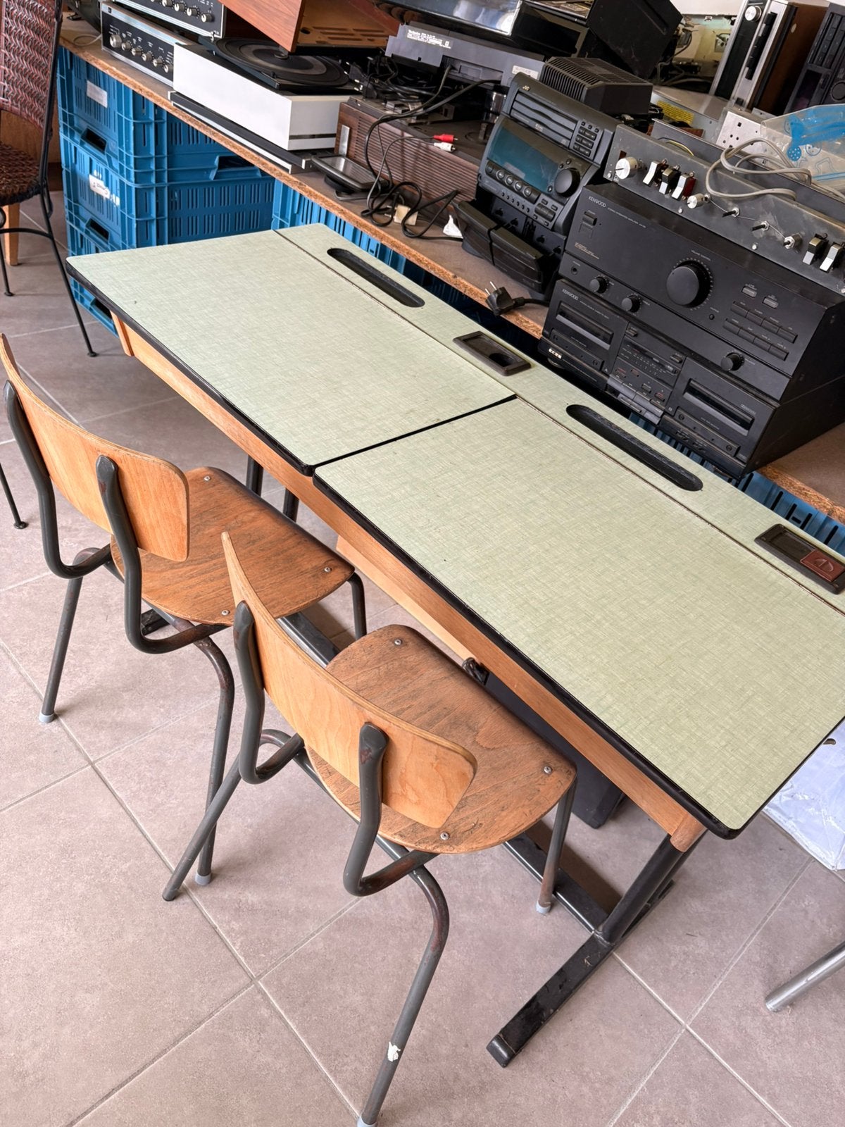 *** OUDE LESSENAAR MET TWEE STOELEN***, Ophalen, Gebruikt