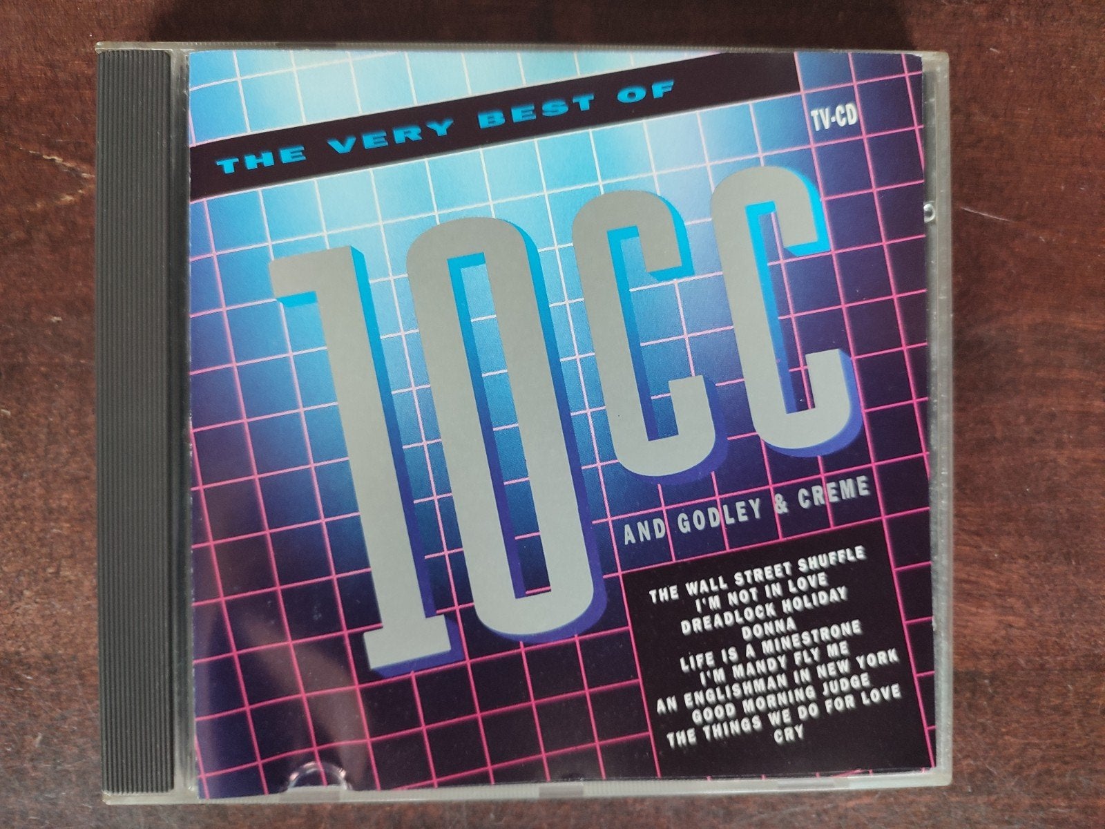 CD : 10CC - THE VERY BEST OF 10CC, Cd's en Dvd's, Cd's | Pop, Ophalen of Verzenden, Zo goed als nieuw