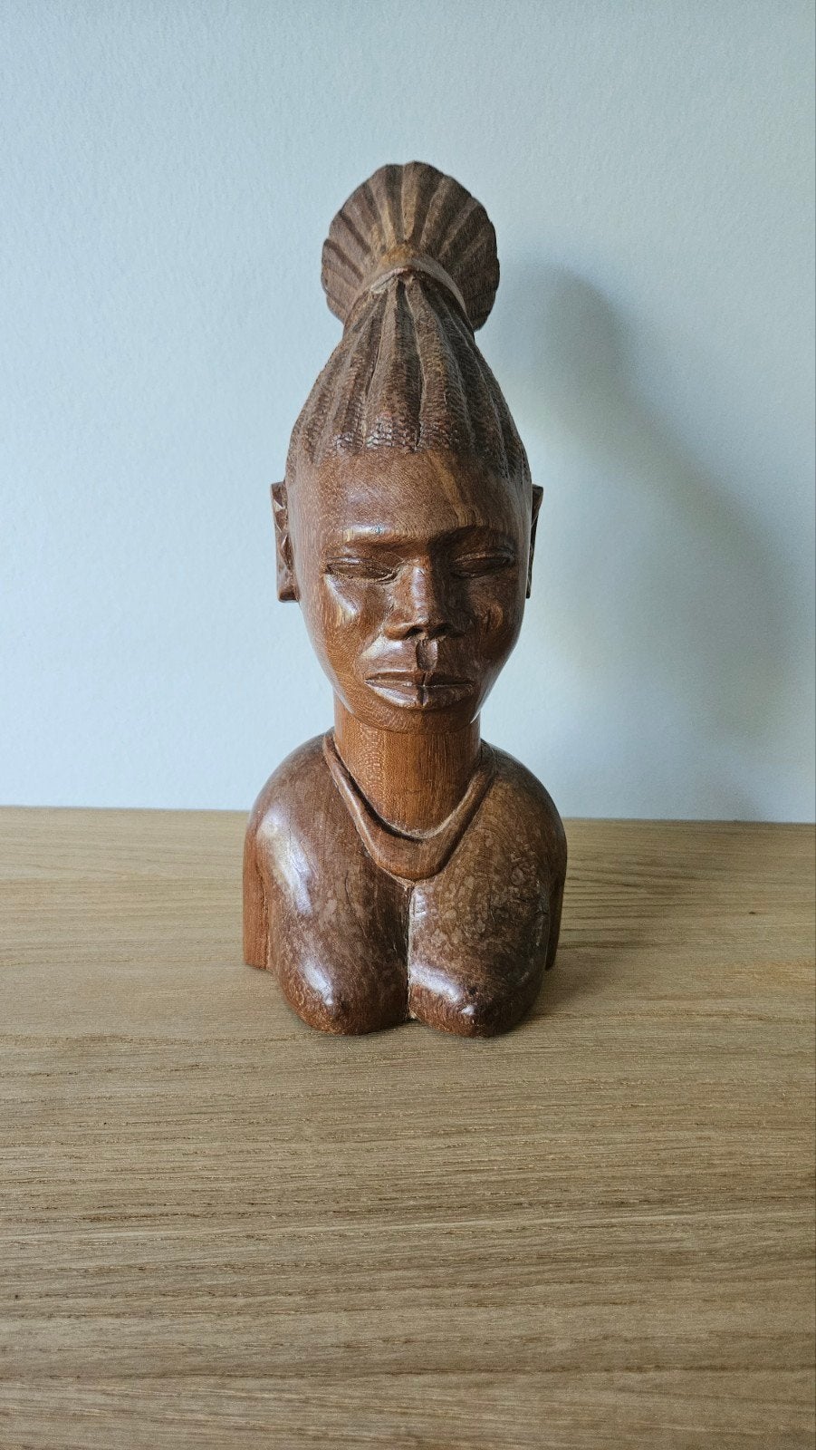 Buste africain signé de Dominique Kokolumami (30 cm), Enlèvement ou Envoi, Buste, Femme