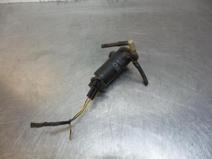 Ruitensproeierpomp voor van een Ford Fiesta (Fiesta 02-), Gebruikt, -, -, Ophalen of Verzenden