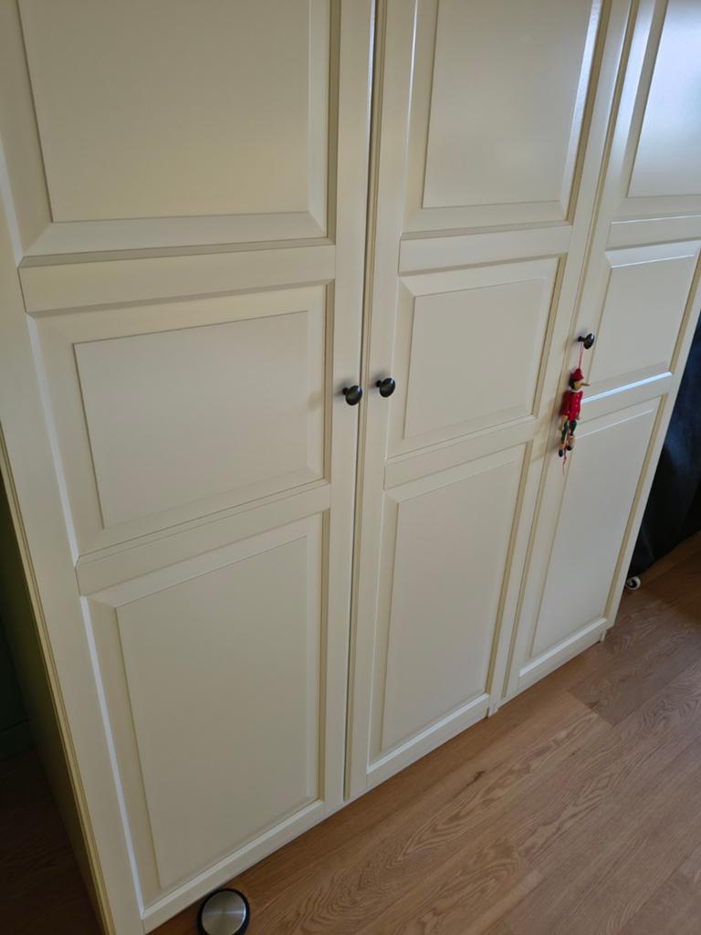 Chambre Ikea composée d'une armoire, d'une commode, d'un cad, Enlèvement, Utilisé, Avec tablette(s)