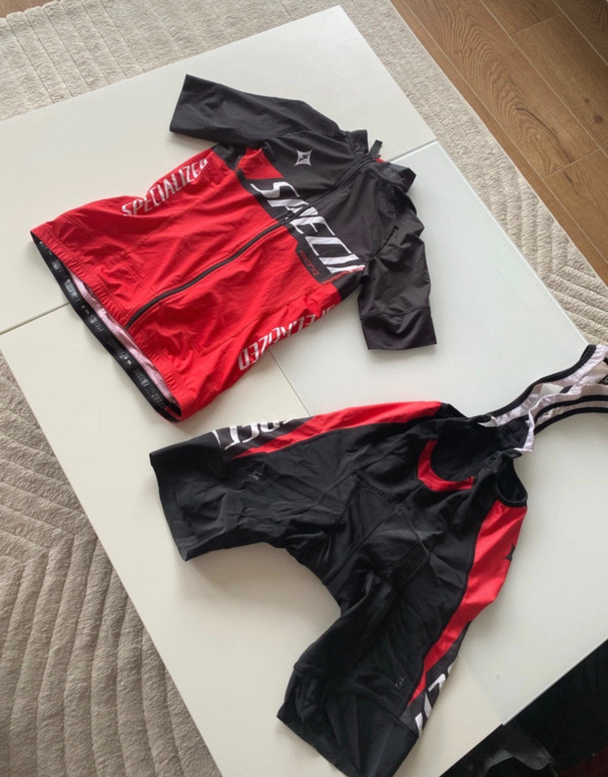 Specialized tenue, Ophalen of Verzenden, Zo goed als nieuw, Maat 38/40 (M)
