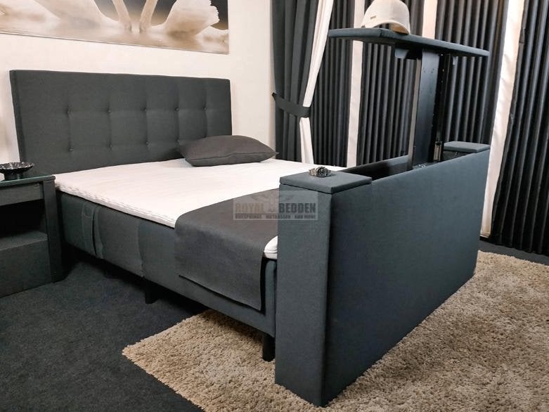 Luxe boxspring met voetbord met tv lift vanaf €2198,-!, Ophalen of Verzenden, Zwart