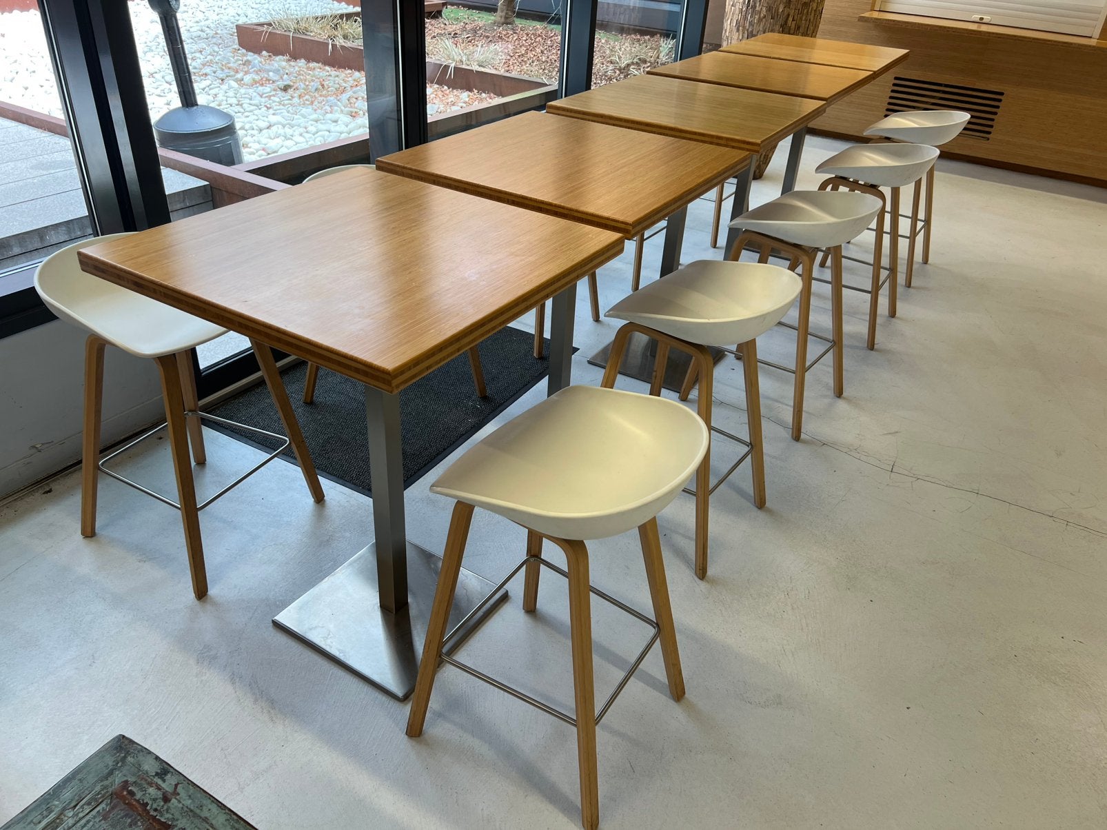 Ensemble 5 tables hautes + 10 tabourets, Maison & Meubles, Enlèvement, Utilisé