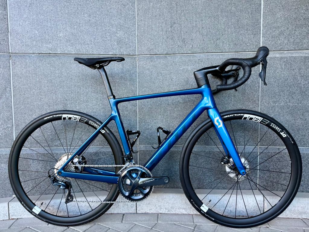 Scott Addict RC30 Disc Ultegra [54cm], Carbon, Meer dan 20 versnellingen, Schijfrem, 53 tot 57 cm
