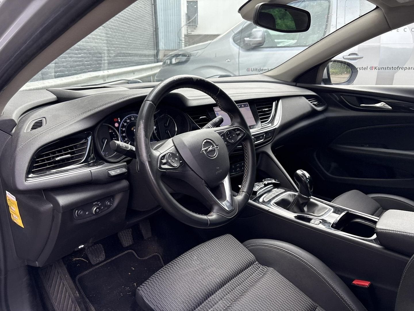 Opel Insignia Grand Sport 1.5 Turbo Business Executive | € 8, Zwart, Bedrijf, Zilver of Grijs, Insignia