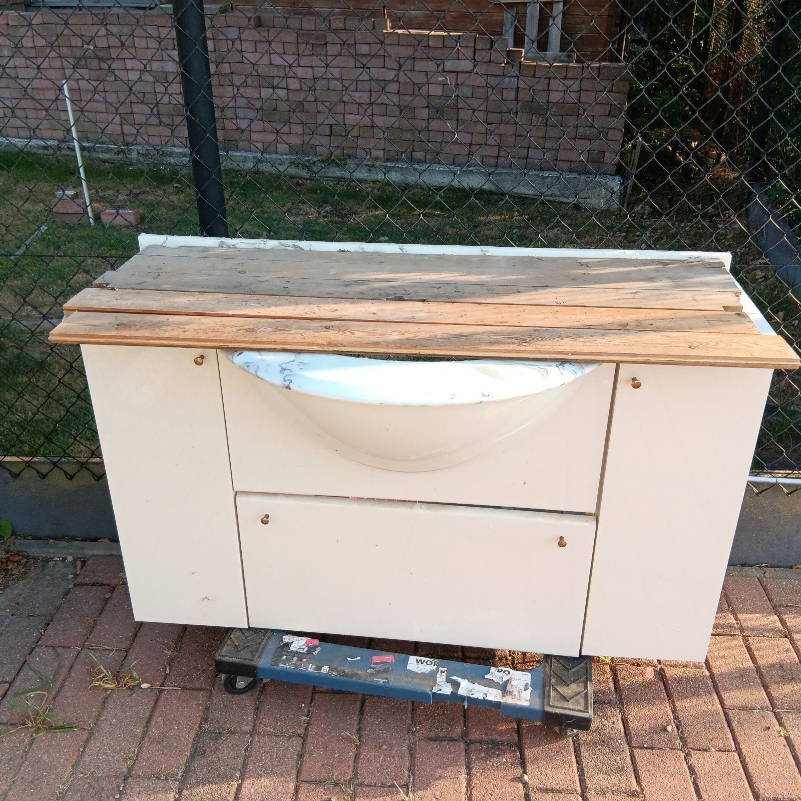 Lavabo avec dessus en granit, Enlèvement