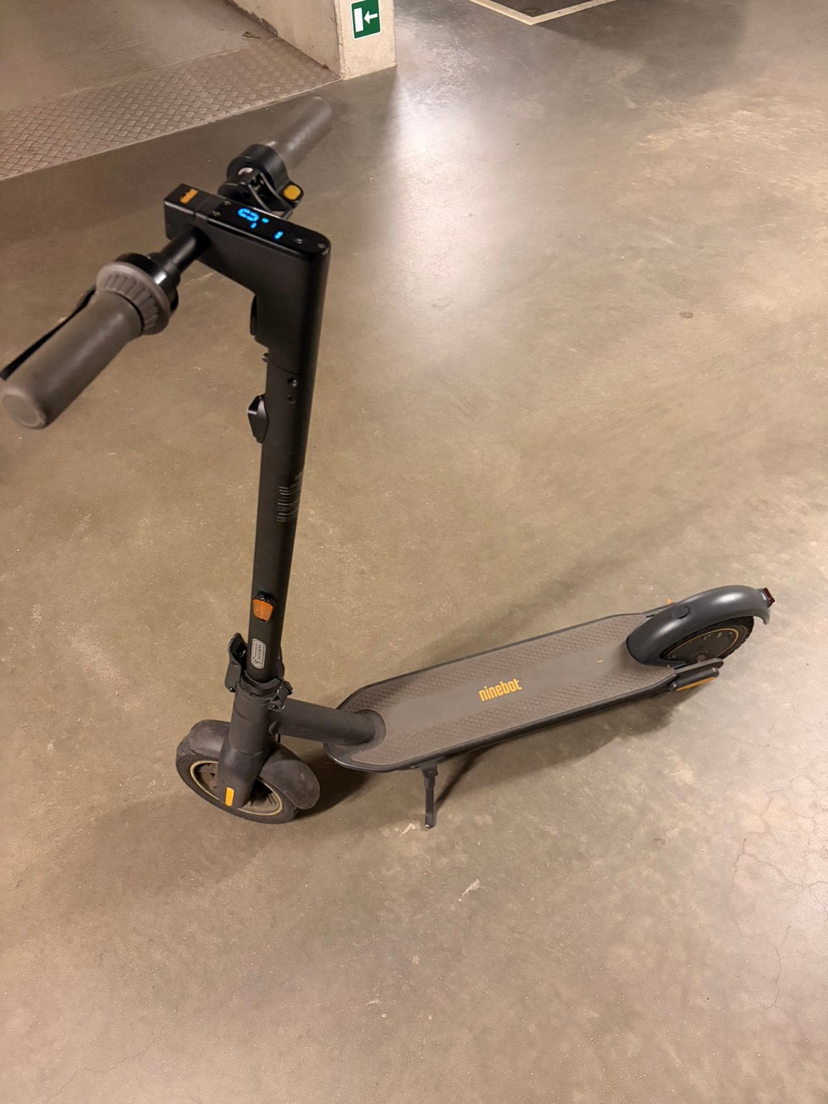 Ninebot Max G30 (2), Vélos & Vélomoteurs, Enlèvement, Utilisé, Step électrique (E-scooter)