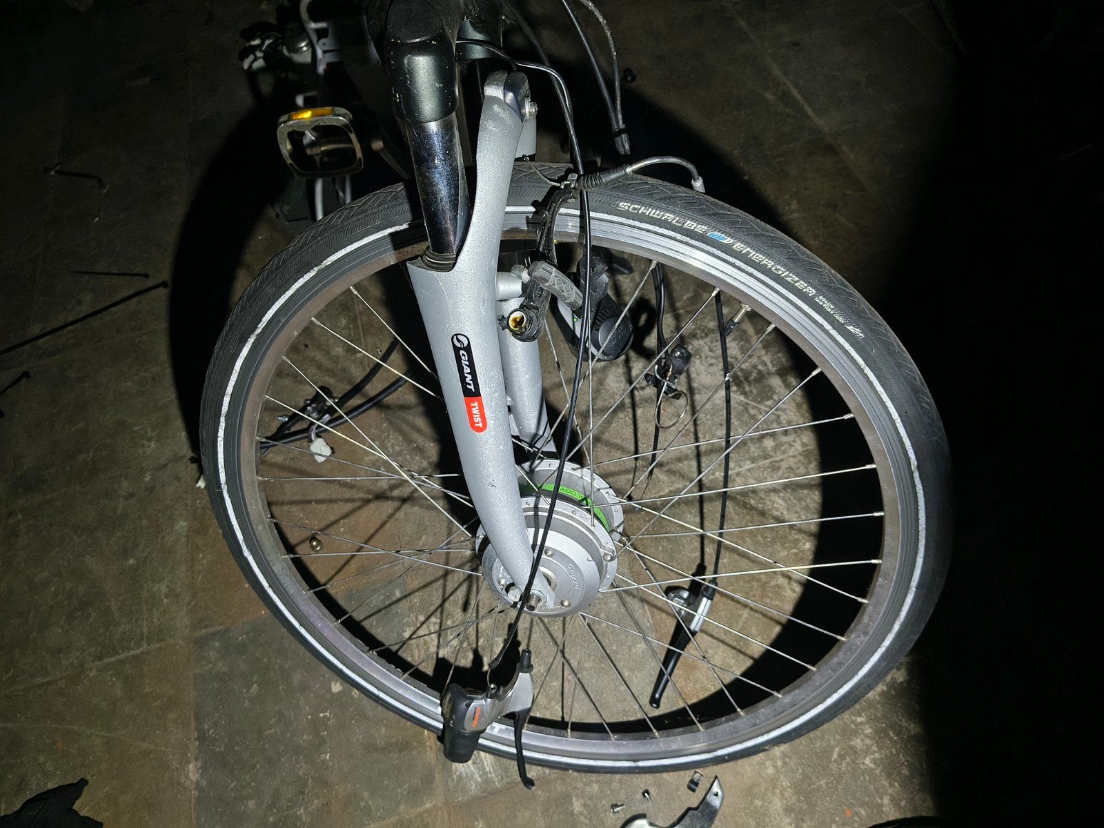 giant voorwiel met motor 26v, Fietsen en Brommers, Elektrische fiets, Gebruikt, Motor, Aluminium
