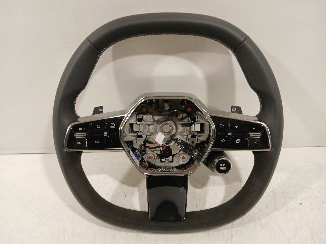 Stuur Renault Scenic, Auto-onderdelen, Onderdelen@venauto.nl, Van der Ven Autorecycling B.V., Gebruikt, Ettenseweg 76, 4706 PB Roosendaal, The Netherlands