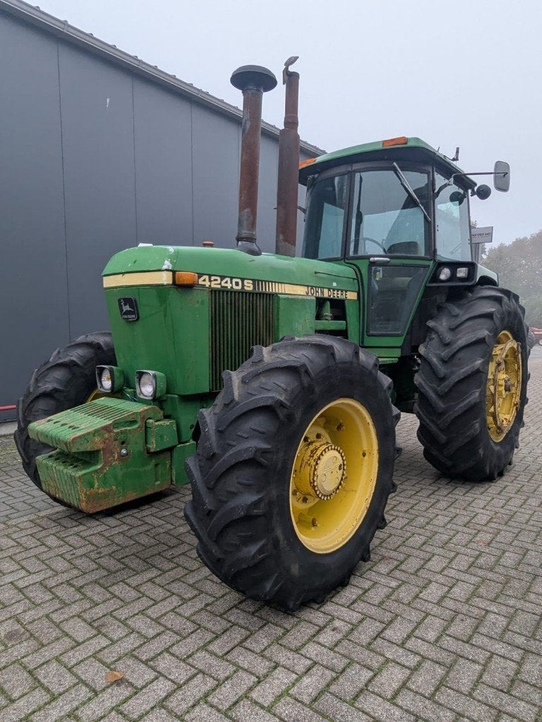 John Deere 4240 S + Inter 533 en Fendt 309, John Deere, Gebruikt, 120 tot 160 Pk, Ophalen of Verzenden