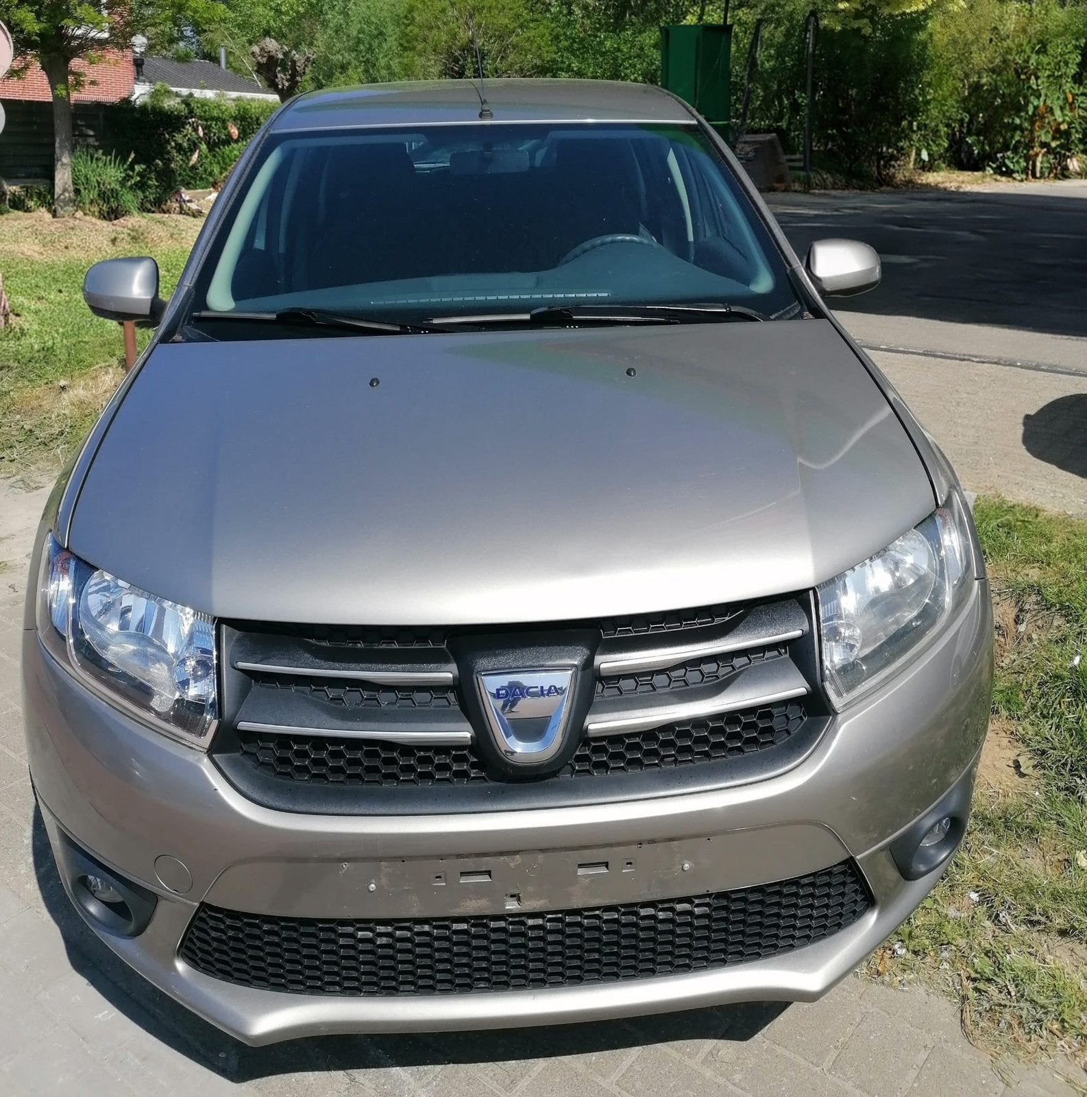 Dacia sandero, Voorwielaandrijving, Zwart, 1520 kg, Bruin