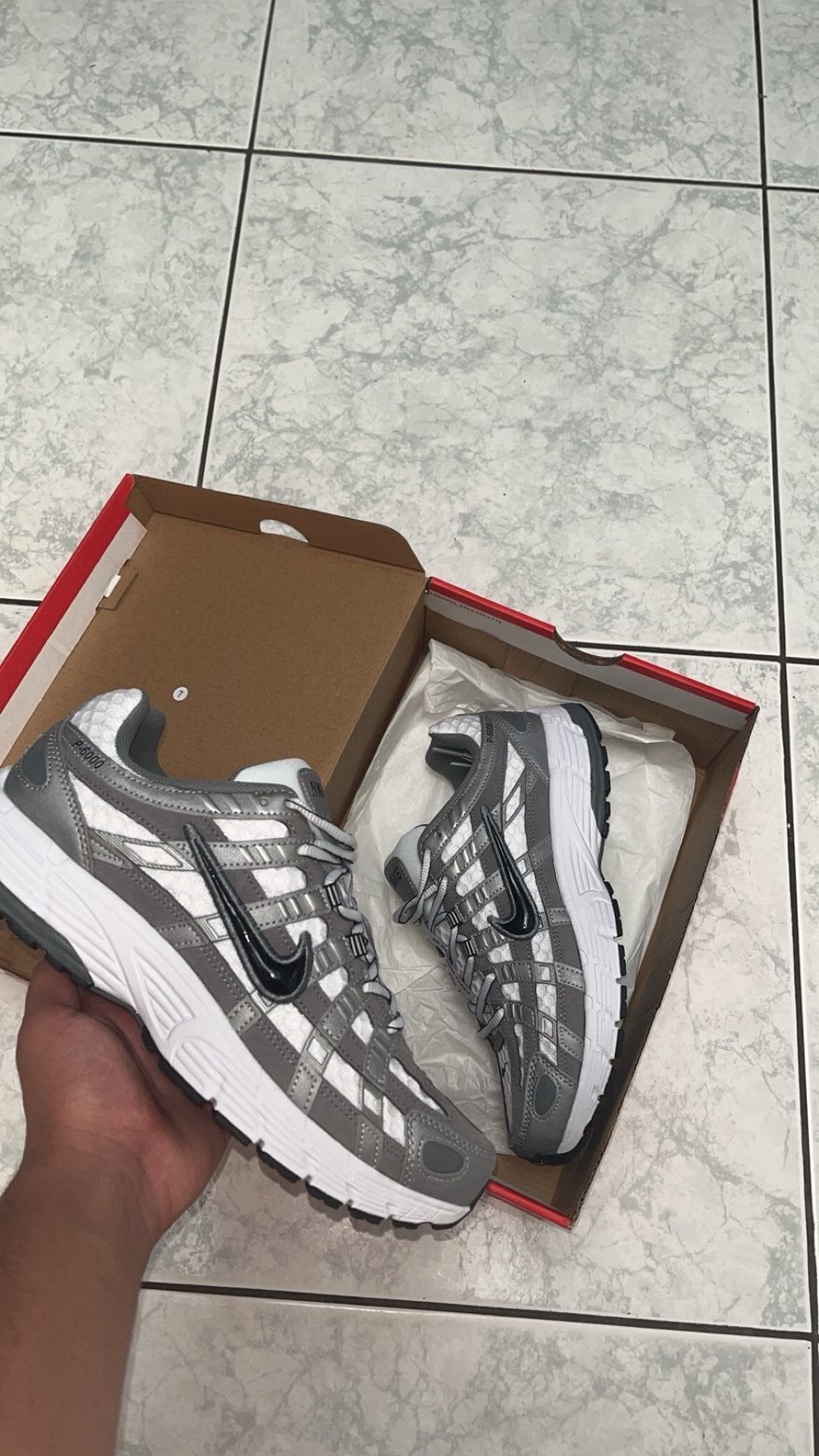 Nike p6000, Envoi, Comme neuf