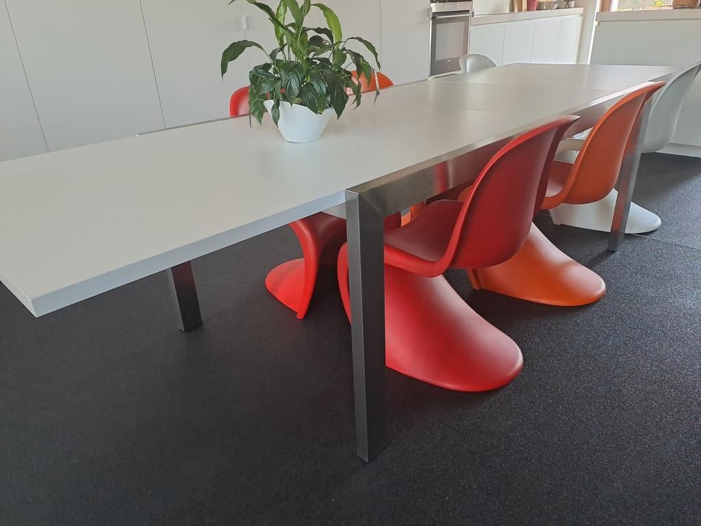Table à manger avec structure en acier inoxydable, design d', Enlèvement