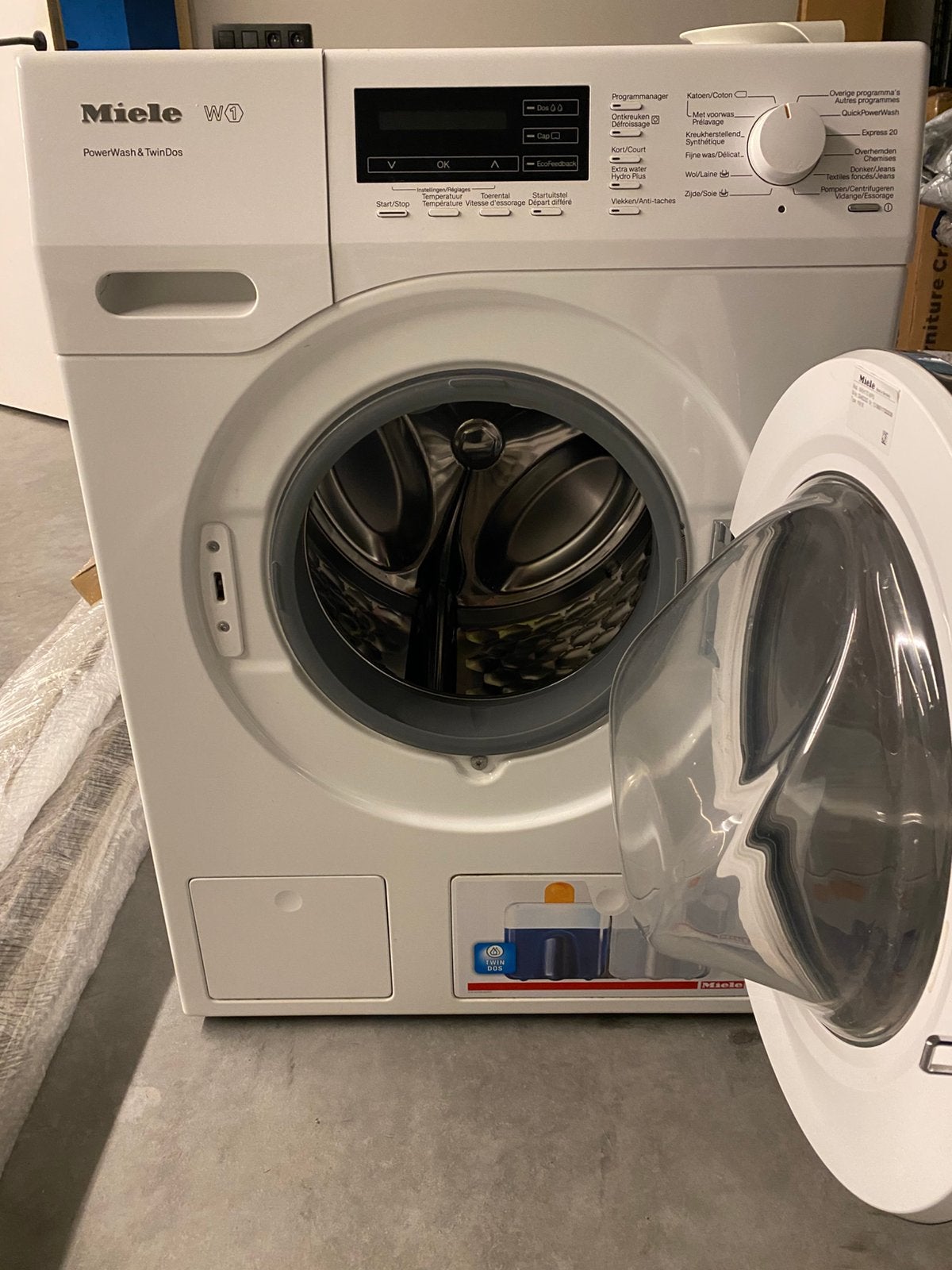 MIELE W1 power wash - Twin dos, 1200 à 1600 tours, 85 à 90 cm, Chargeur frontal, Enlèvement