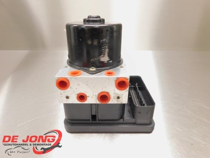 Pompe ABS d'un Mazda 3, -, 3 mois de garantie, Mazda, Utilisé
