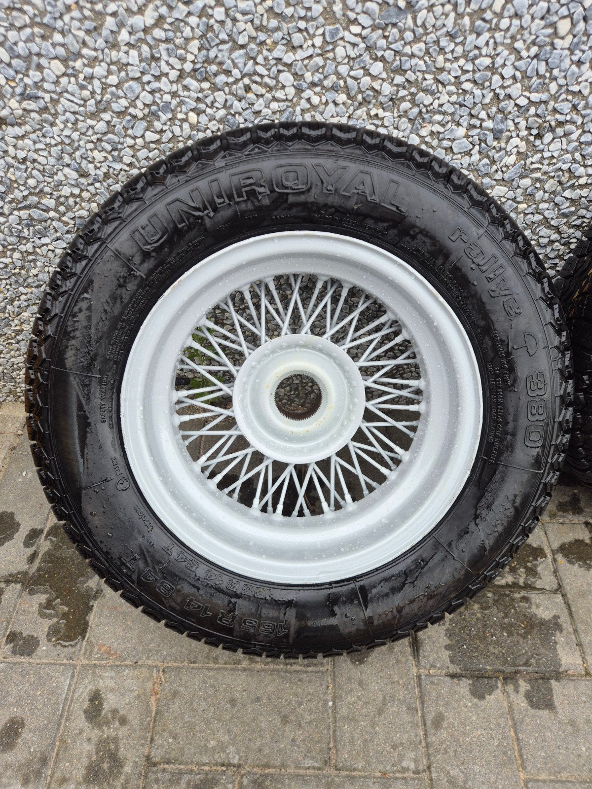 Spaakwielen MGB met nieuwe banden, Autos : Pièces & Accessoires, Pneus & Jantes, Enlèvement