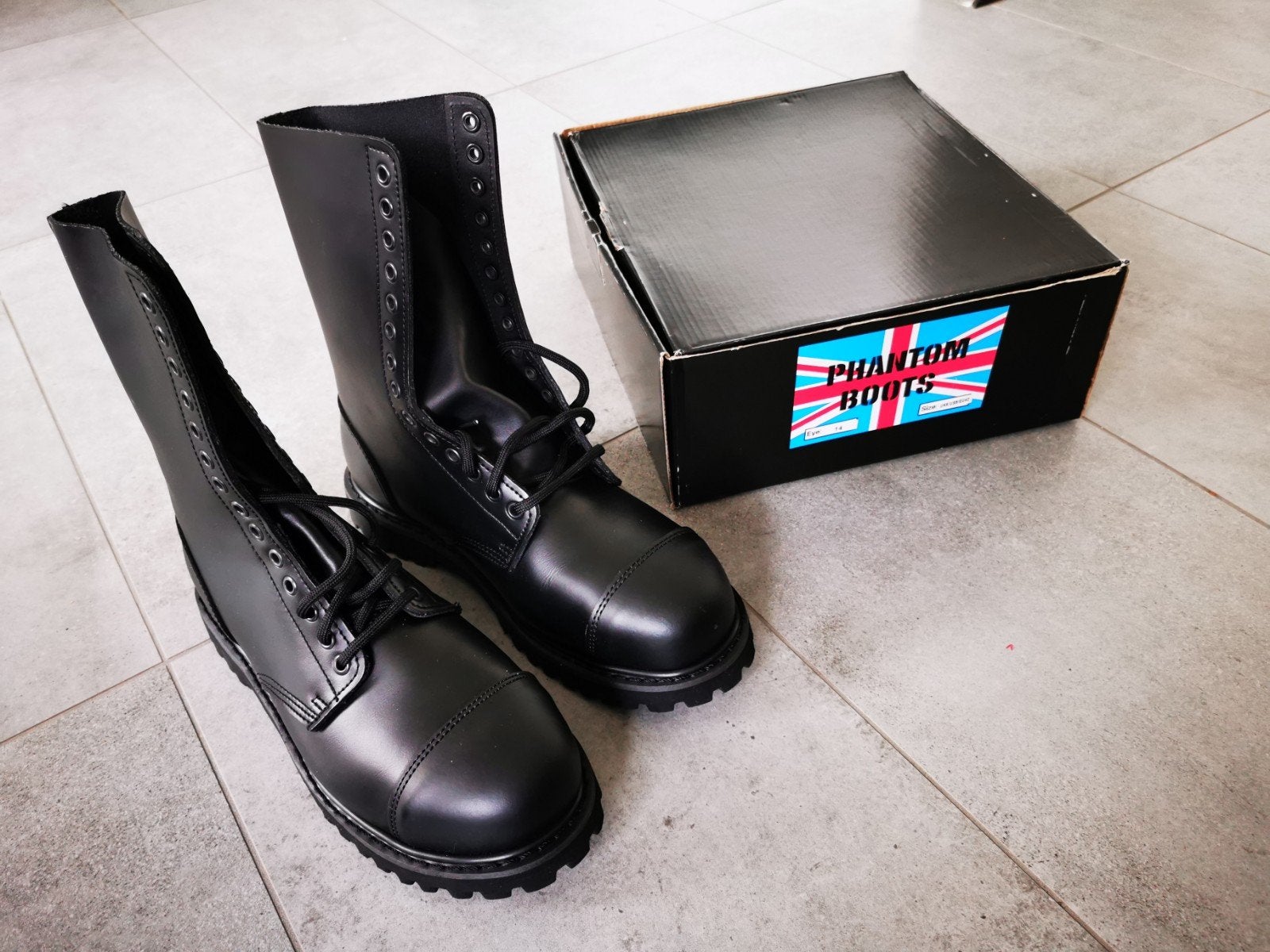 Boots phantom met stalen tip 42, Kleding | Heren, Ophalen of Verzenden, Boots