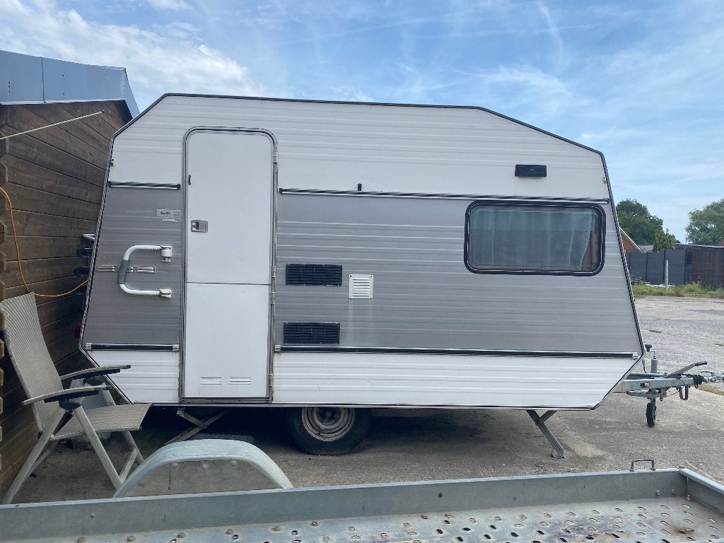 Caravane CHATEAU de 1982 en très bon état, Chateau, Coin salon convertible, 4 à 5 mètres, Particulier