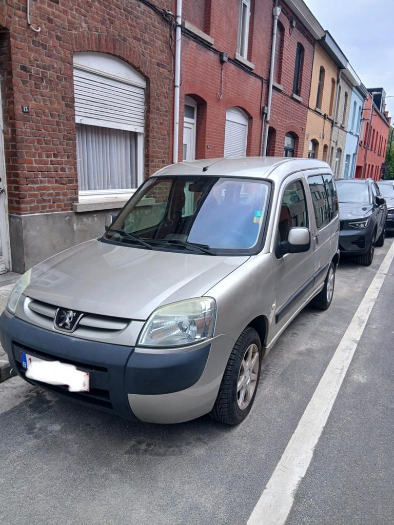 Peugeot partner 2007 bien propre, Argent ou Gris, Entreprise, Boîte manuelle, Noir