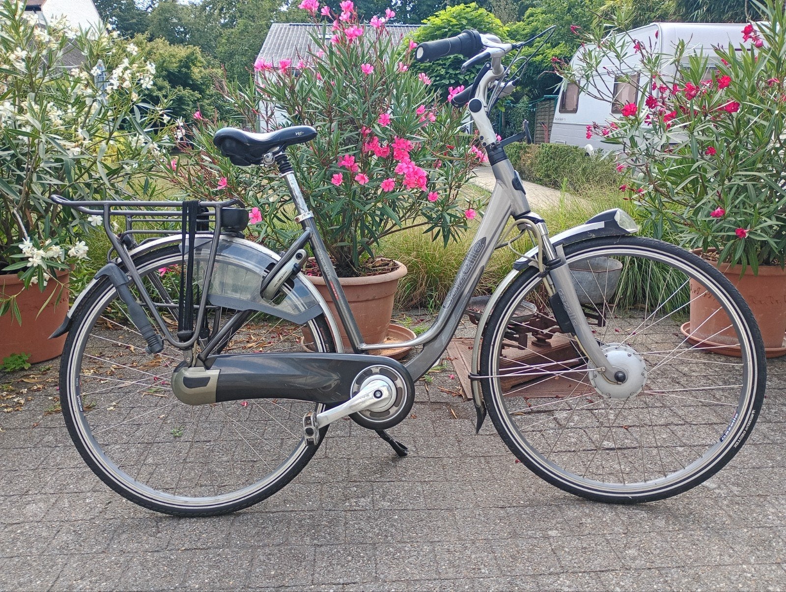 Vélo Gazelle pour femme, Vitesses, Frein à tambour, Comme neuf, Enlèvement