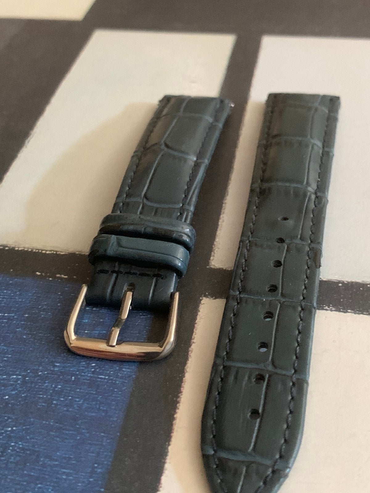 Hemelsblauwe horlogeband  krokodillenpatroon 22 mm, Handtassen en Accessoires, Horloges | Heren, Ophalen of Verzenden, Zo goed als nieuw