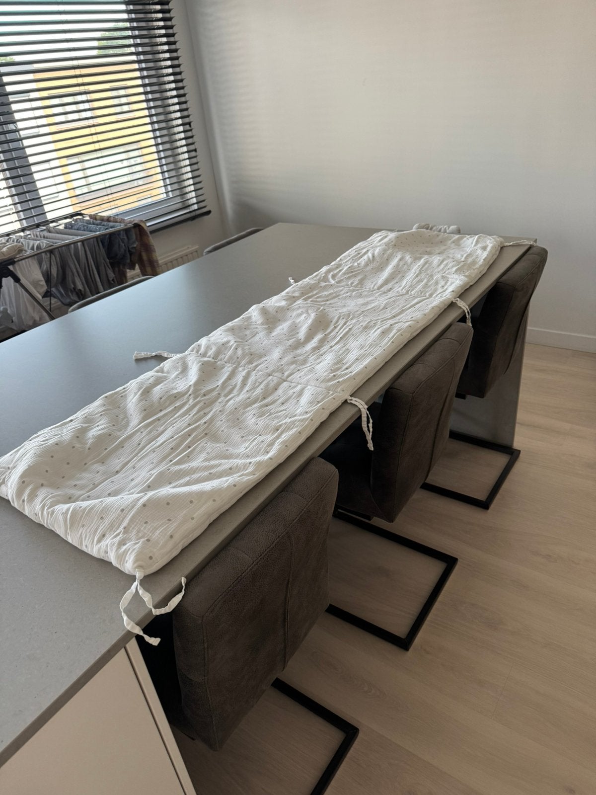 Babybox omrander (wit met zilveren glitterende bolletjes), Kinderen en Baby's, Babyparken, Ophalen, Nieuw