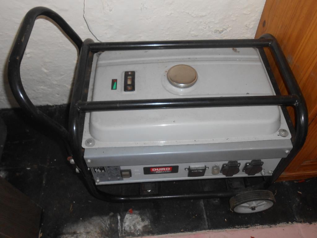 Stroomgroep Generator Noodstroom, Elektrisch startend, Overige typen, Ophalen of Verzenden, Zo goed als nieuw