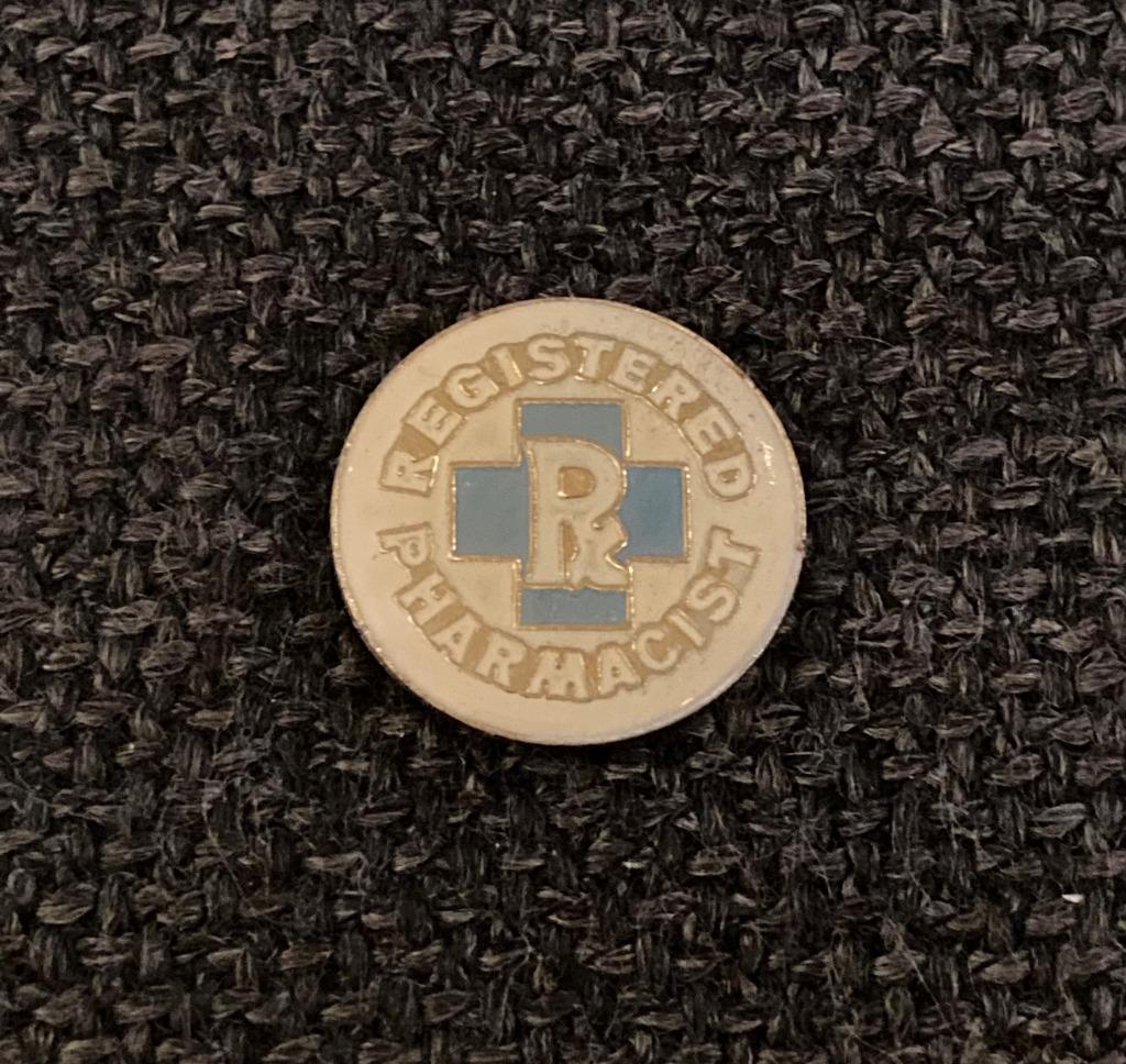 PIN - RX - REGISTERED PHARMACIST - PHARMACIE - APOTHEKER, Envoi, Utilisé, Autres sujets/thèmes, Insigne ou Pin's