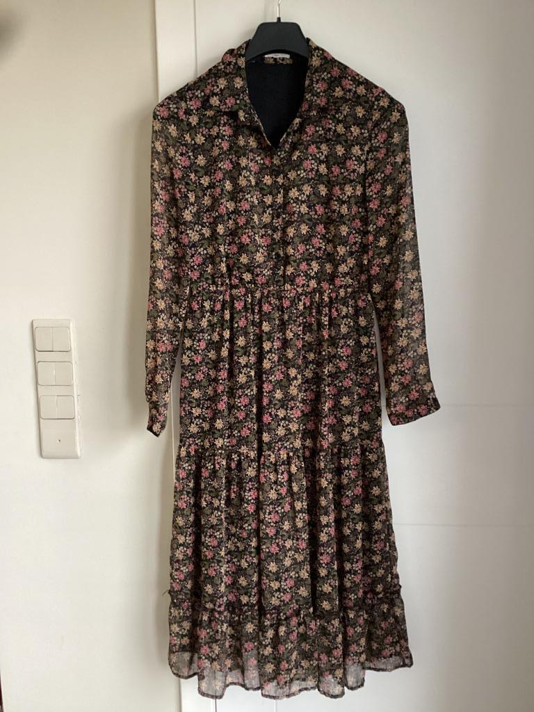 Jurk Kilky M/L, Kleding | Dames, Maat 38/40 (M), Overige kleuren, Ophalen of Verzenden, Onder de knie