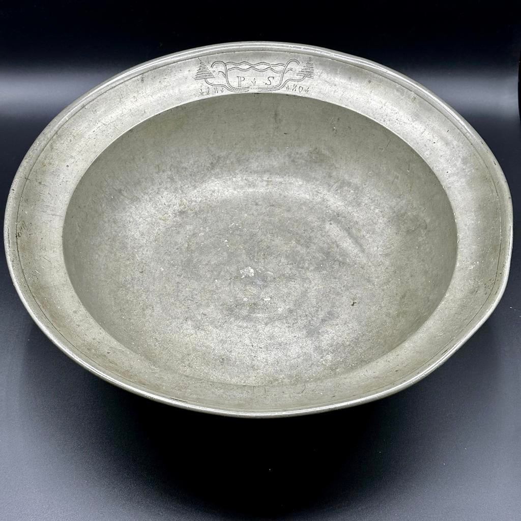 Plat creux en étain, Enlèvement