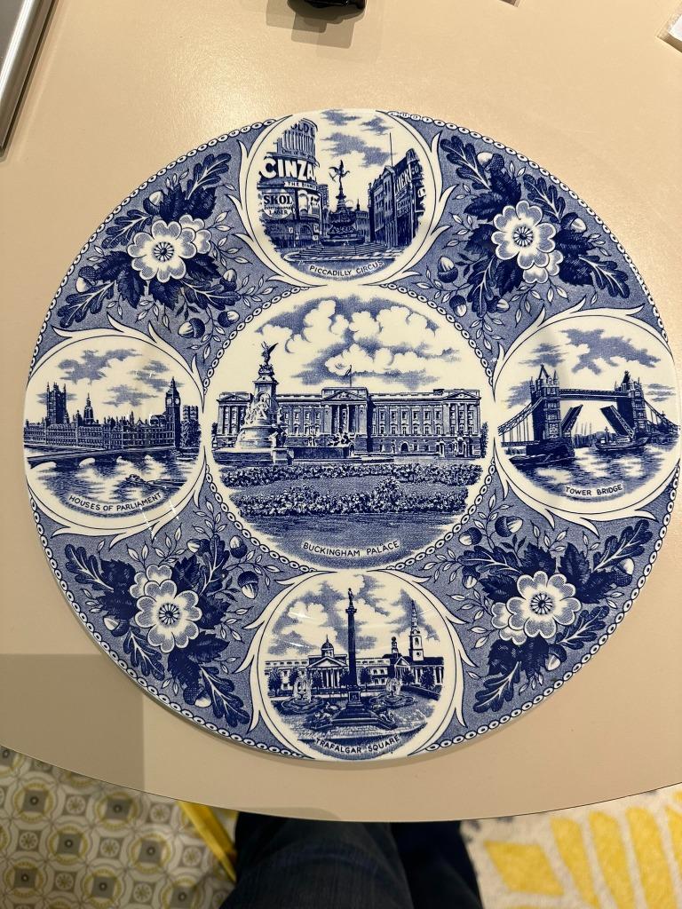 Assiette porcelaine anglaise "London Pride", Antiquités & Art, Antiquités | Porcelaine, Enlèvement