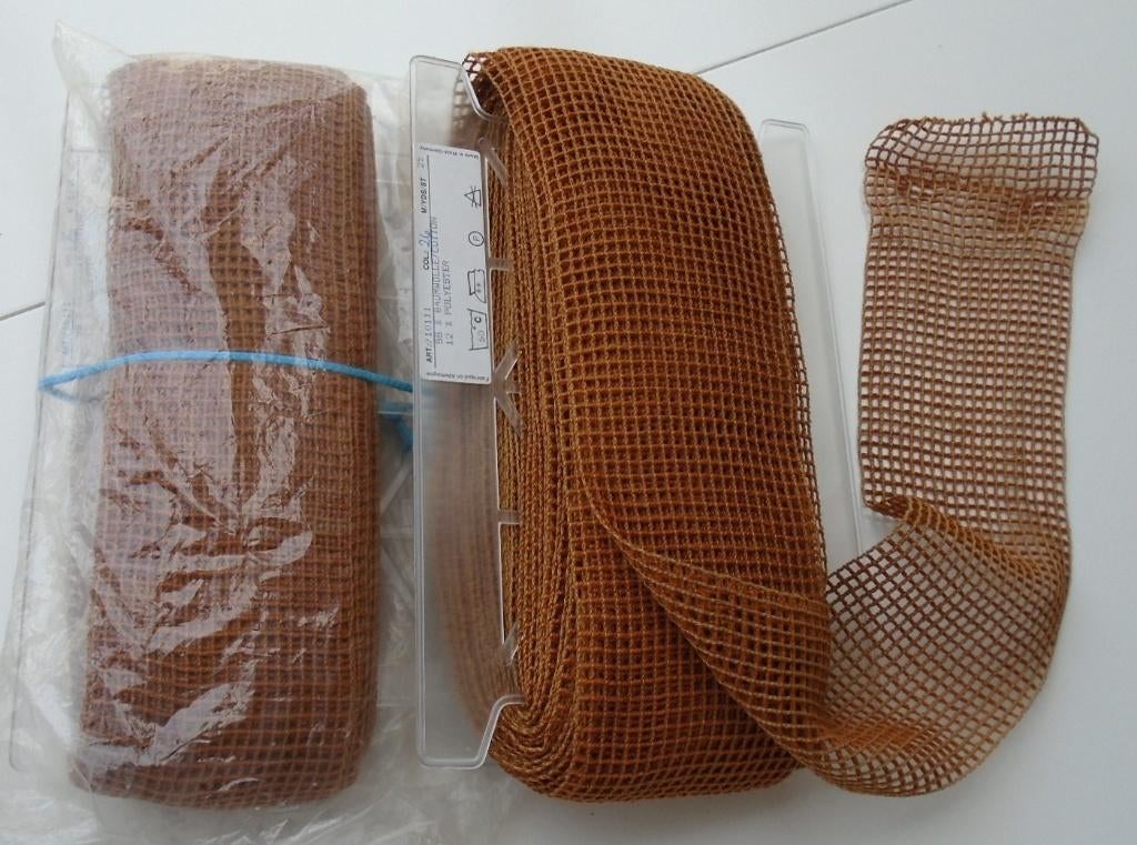 BAND BRUIN 9 CM BREED 2 X 25 MTR LANG NIEUW, Hobby en Vrije tijd, Ophalen of Verzenden, Nieuw, Lint, Band of Elastiek