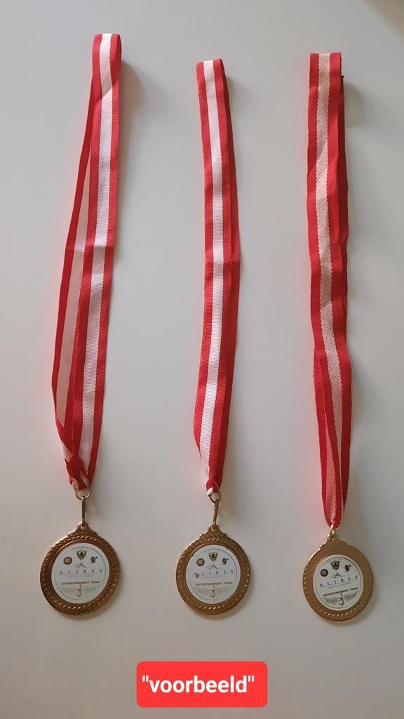 3 Medaille met touwtjes, Ophalen of Verzenden