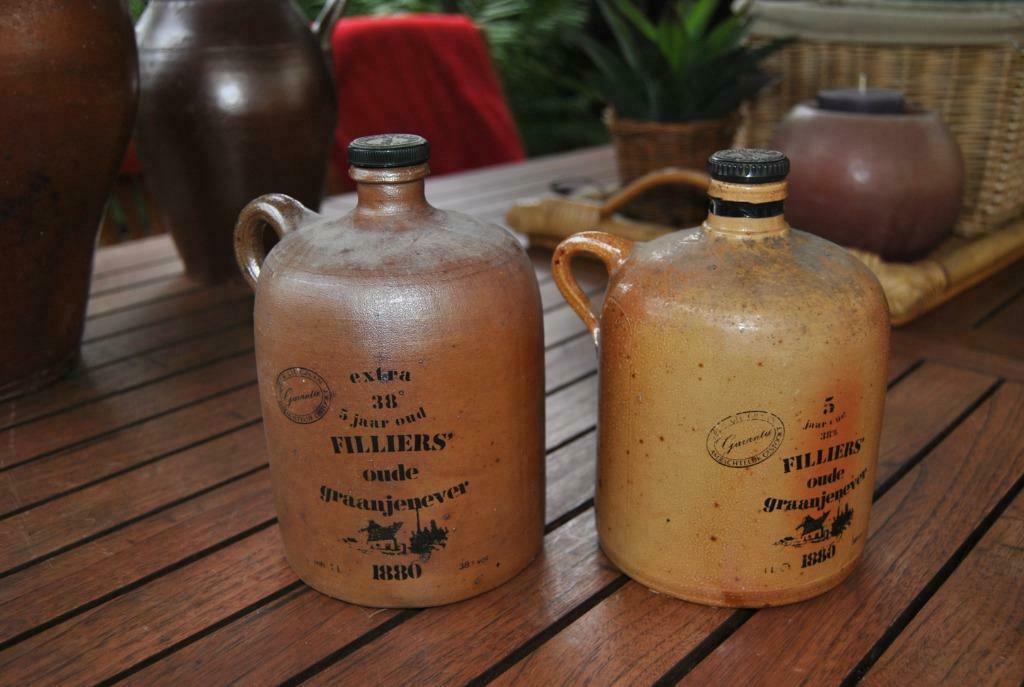 2 Petites bouteilles en grès, Antiquités & Art, Enlèvement