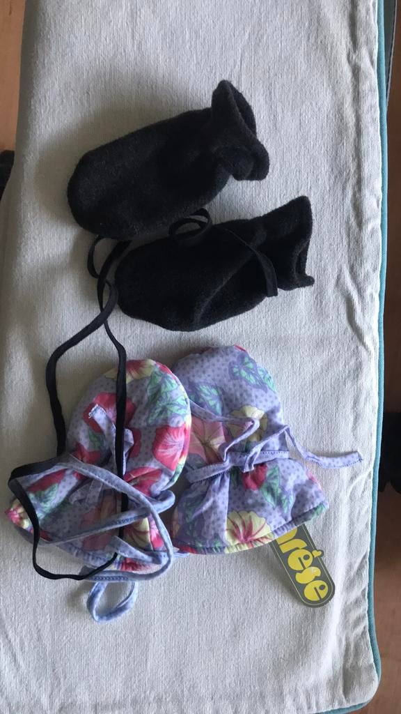 Lot 2 paires de moufles bébé NEUVES 6 M, Neuf