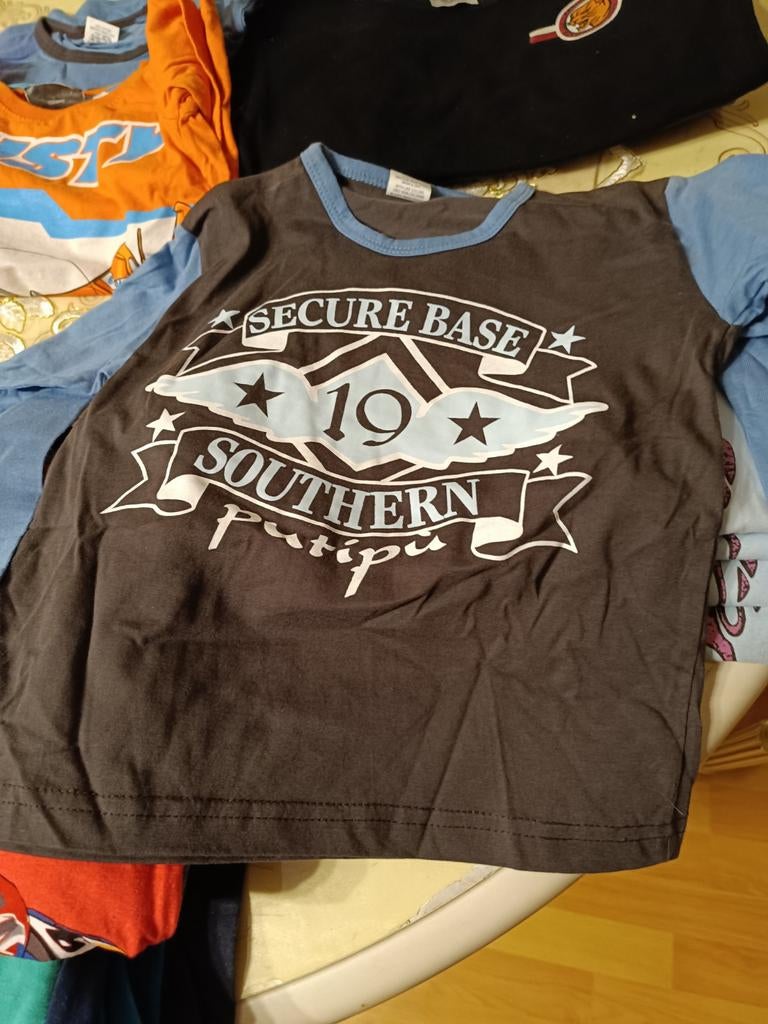 Een mooi Lot nieuwe kinderkledij, Ophalen