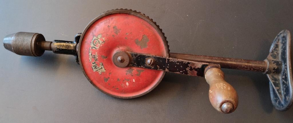 Perceuse à main Metabo ancienne à prix réduit., Antiquités & Art, Enlèvement ou Envoi