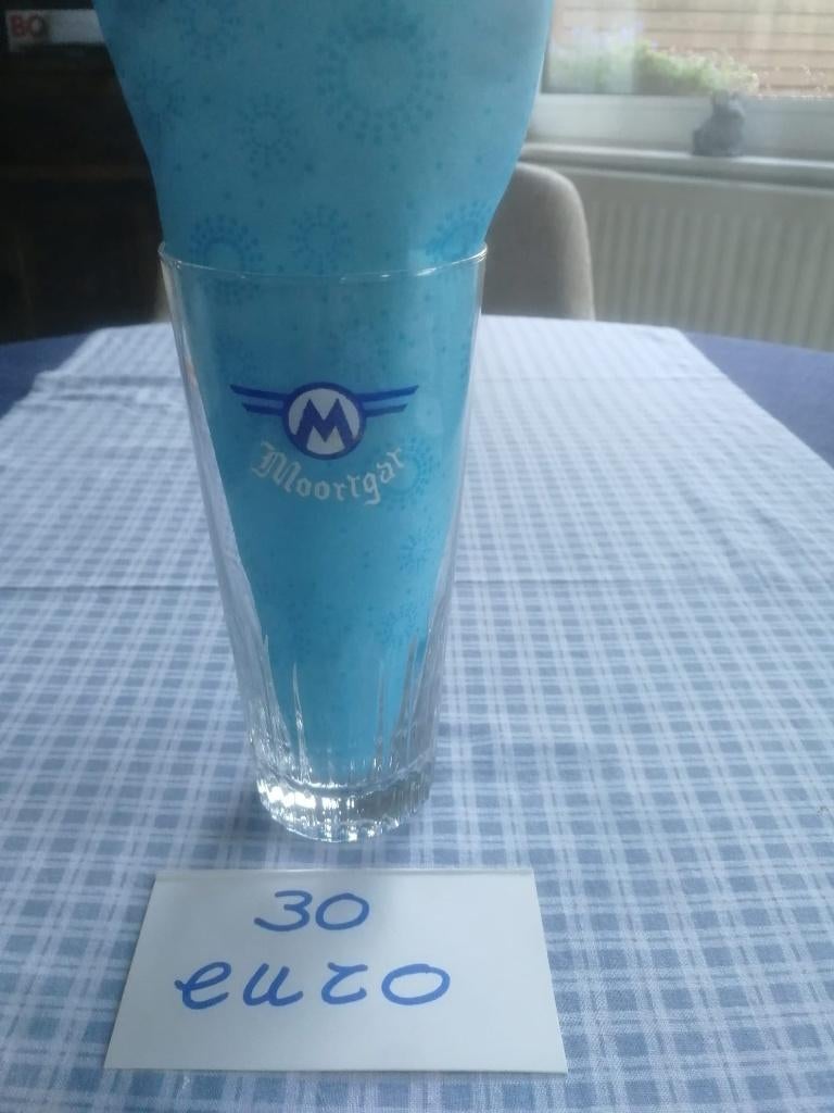 Bierglas geribd wit blauw Moortgat Breendonk - €30, Verzamelen, Glas en Drinkglazen, Ophalen of Verzenden, Bierglas