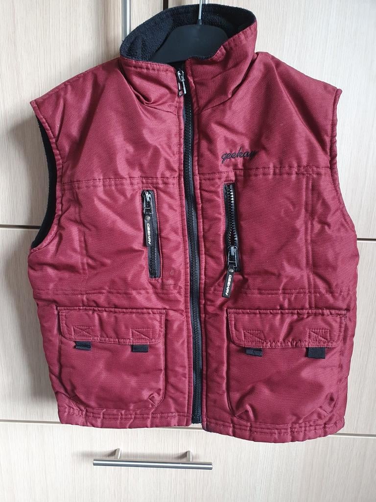 bordeaux warme bodywarmer - maat 140, Ophalen, Zo goed als nieuw, Jongen of Meisje, Jas