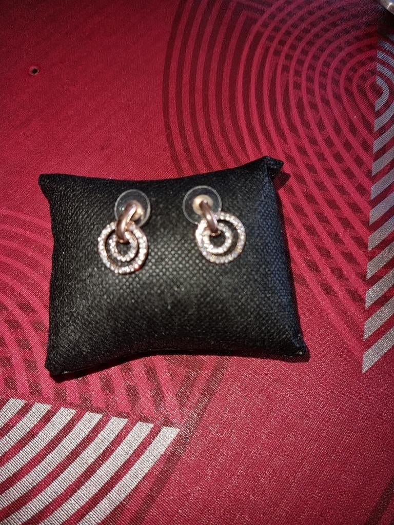 nr 4 oorbellen, Bijoux, Sacs & Beauté, Boucles d'oreilles, Enlèvement ou Envoi, Autres couleurs, Argent, Neuf