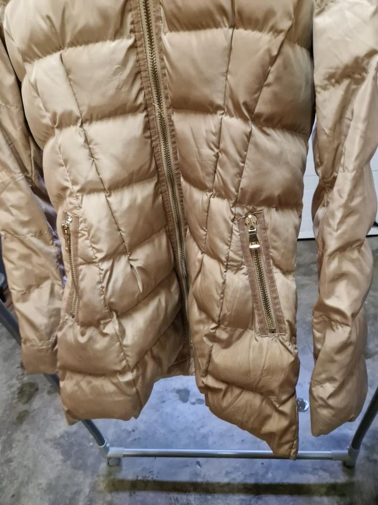 Manteau matelassé dame  taille 40, Vêtements | Femmes, Enlèvement