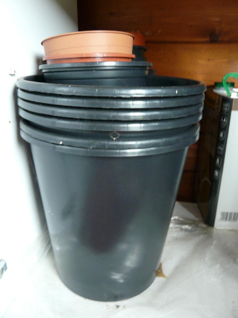 grote hoeveelheid gerecupereerde plantenpotten, Ophalen, Kunststof, Gebruikt, Rond