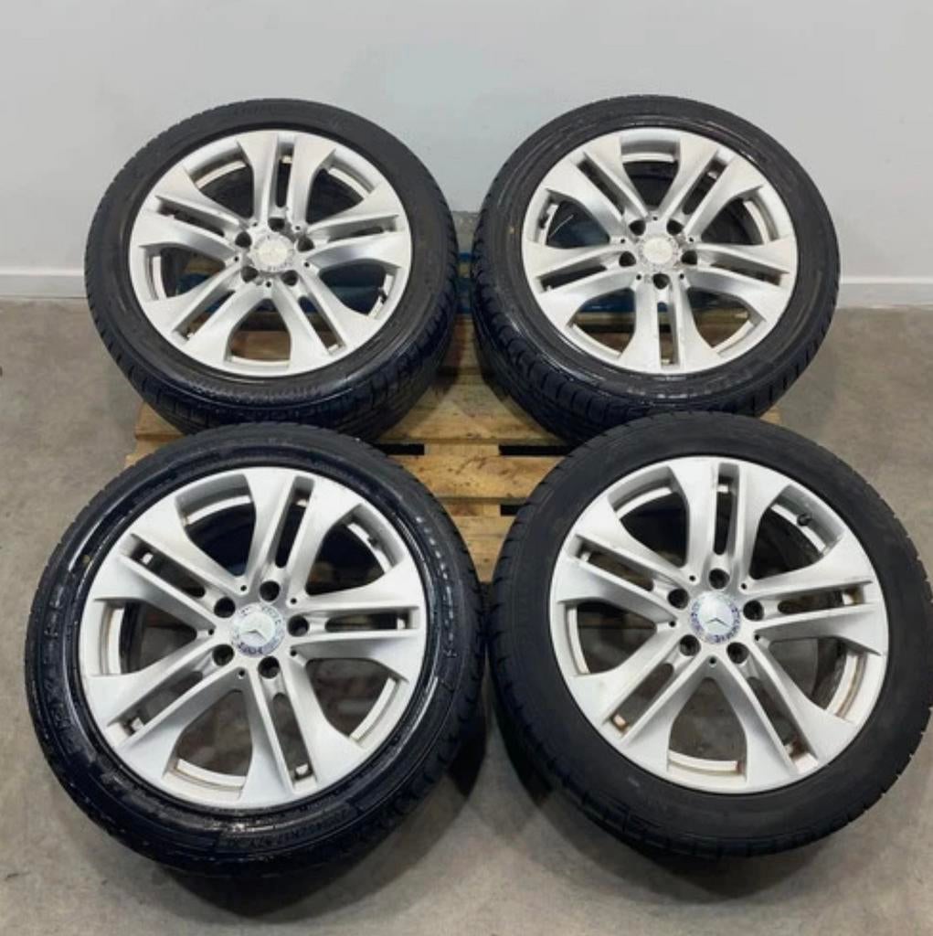 4 MERCEDES E220 C207 235/45 R17, Ophalen of Verzenden