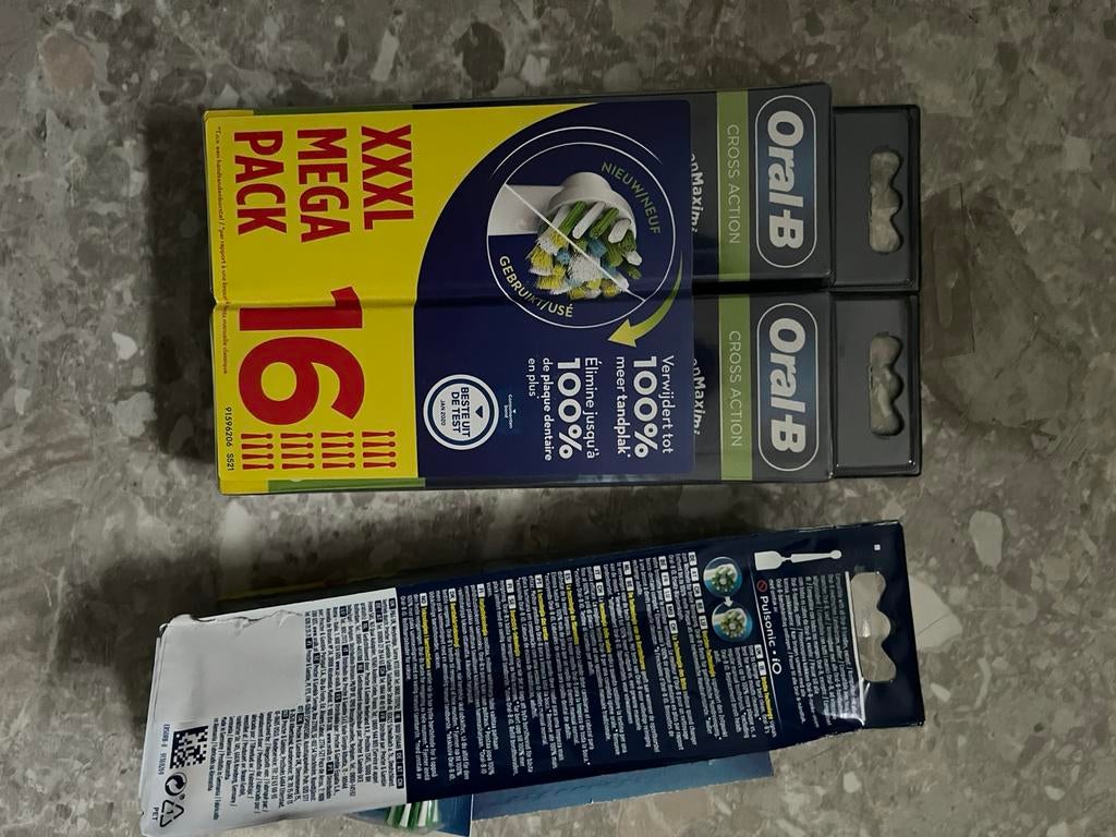Oral B cross action 24 opzetstukken nieuw, Ophalen of Verzenden, Nieuw, Opzetborstel