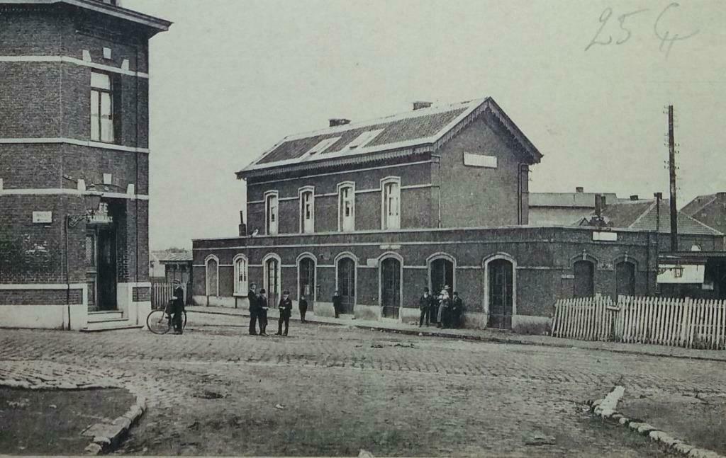 Carte postale Havré - La gare, Collections, Cartes postales | Belgique, Enlèvement ou Envoi, Avant 1920, Non affranchie, Hainaut