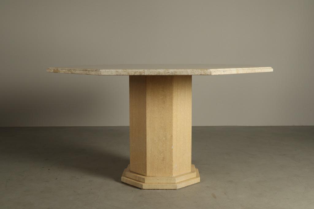 Octagonal travertine dining table, Italy 1970s, Huis en Inrichting, Ophalen, Gebruikt, Vijf personen of meer, Overige vormen