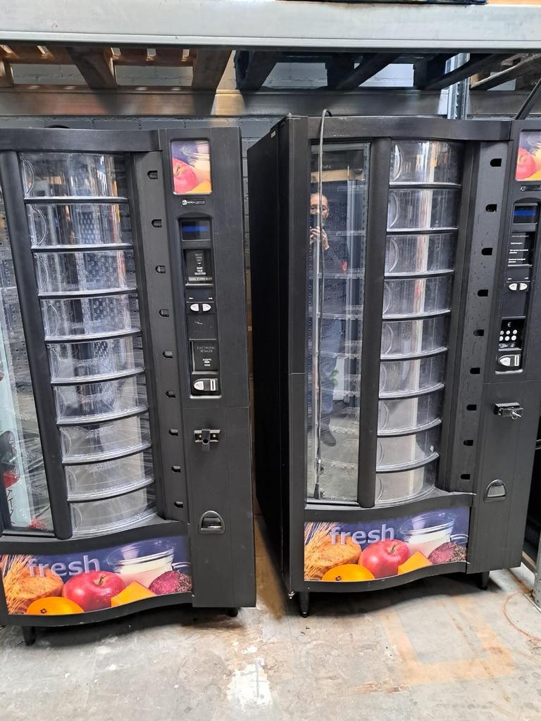 Aardbeien automaat, Ophalen
