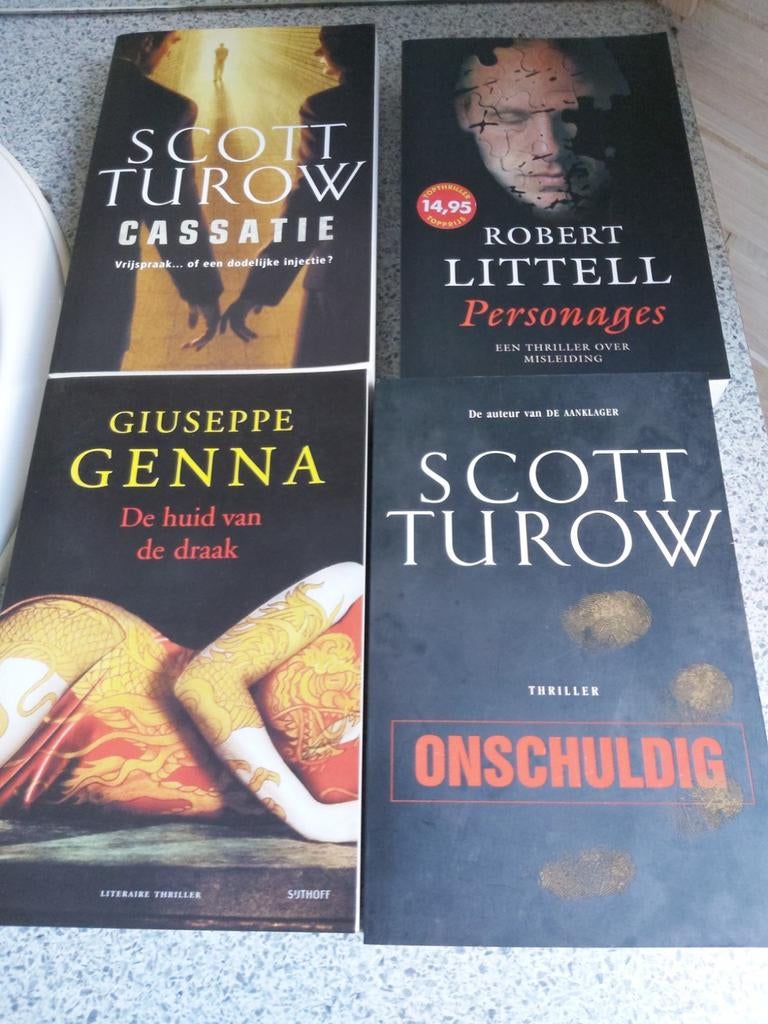 8 boeken voornamelijk thrillers, Boeken, Ophalen of Verzenden, Zo goed als nieuw